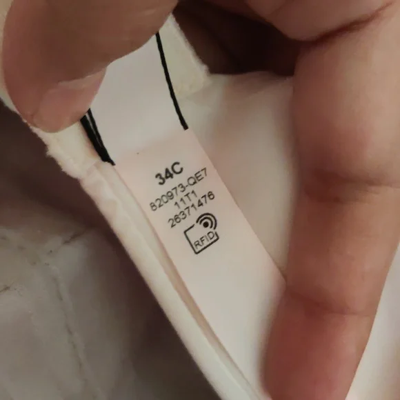 Victoria's Secret Bra - Picture 3 of 5